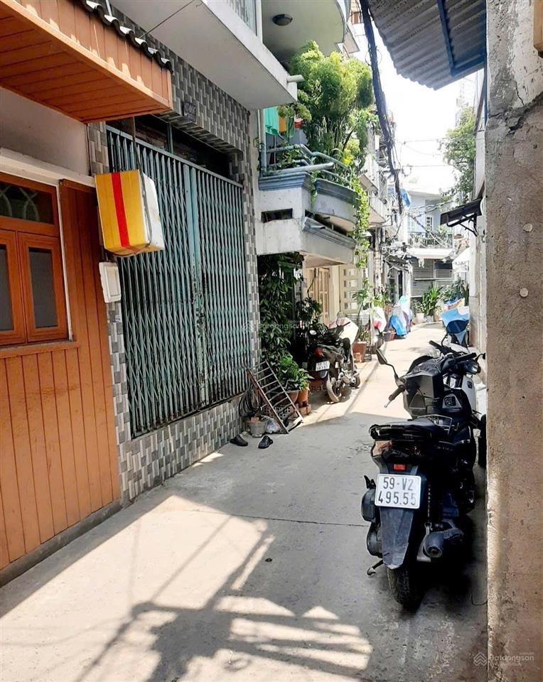 2,35 tỷ  nhà quang trung  bv hồng đức  3m x 8m  3 tầng  4pn  3 vệ sinh  chưa qua đầu tư 