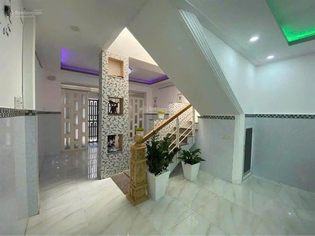 Nhà 5,5 tỷ 3pn hẻm 417 quang trung ngang 4m x 14m xây trệt lầu, ban công trước sau thêm mái bằng