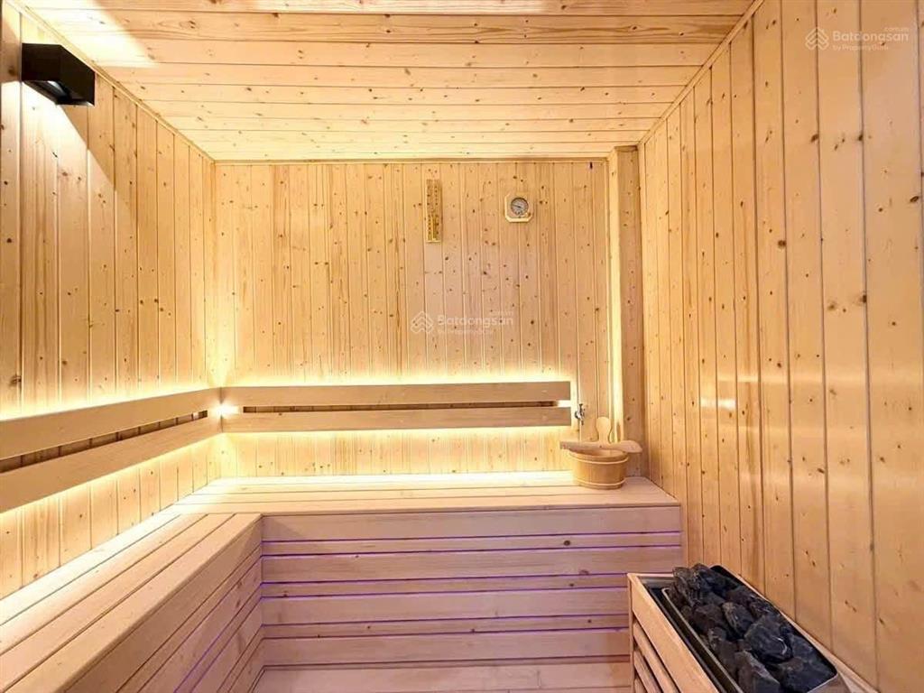 Nhà nơ trang long, p13 nở hậu 64m2 (6x12) trệt lầu, có 4pn, 1pn trệt, tặng hết nội thất cao cấp