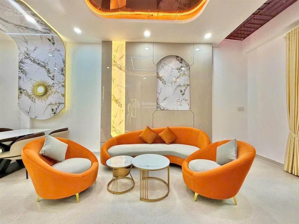 Nhà nơ trang long, p13 nở hậu 64m2 (6x12) trệt lầu, có 4pn, 1pn trệt, tặng hết nội thất cao cấp