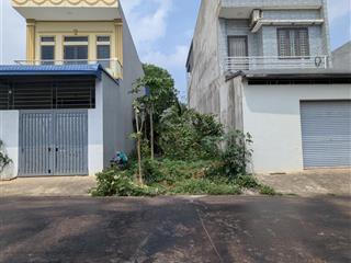 Đất mặt đường, ngã 4 giao đường rộng 20 mét, cạnh trường học, chợ, sổ đỏ trao tay, cc luôn