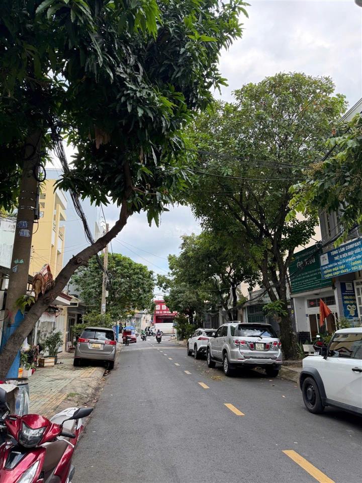 Nhà 3 tầng đường ô tô, 75m2  ngay trường công thương, sát đỗ xuân hợp  chỉ 6,x tỷ