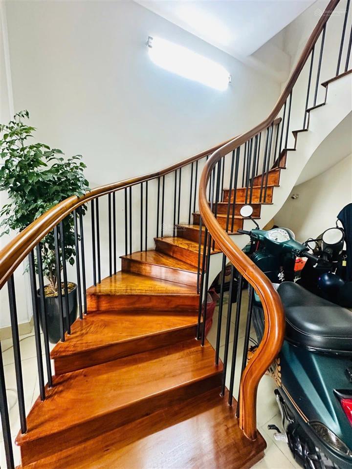 Gấp bán nhà 2 tầng 70m2  chỉ 4x tỷ  đường trước nhà 2 ô tô tránh  ngay mt man thiện, lê văn việt