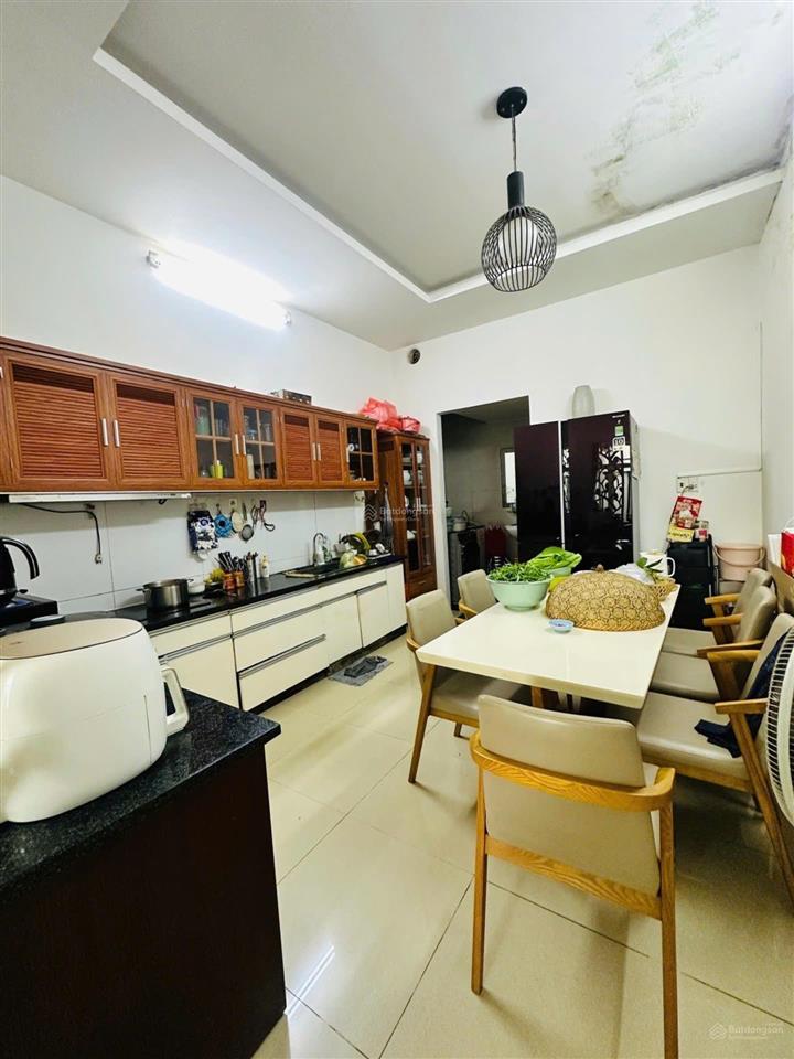 Gấp bán nhà 2 tầng 70m2  chỉ 4x tỷ  đường trước nhà 2 ô tô tránh  ngay mt man thiện, lê văn việt