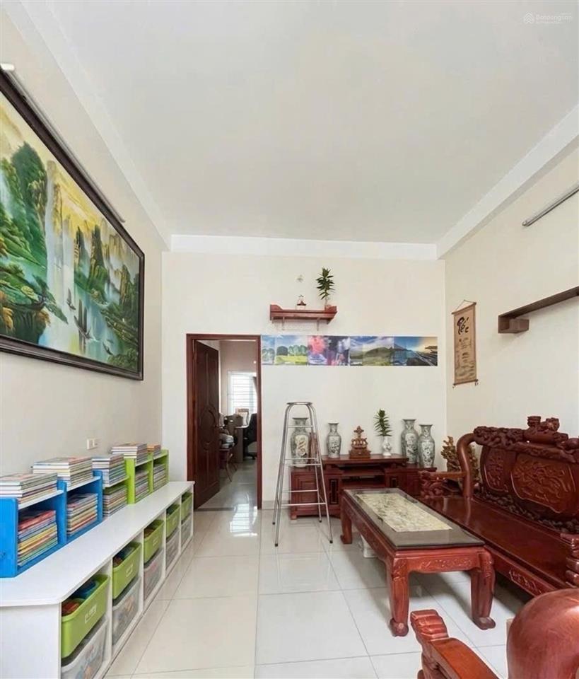 Nhà 2 lầu đường 7m có vỉa hè, ô tô ngủ trong nhà, 93m2 chỉ 9.x tỷ  ngay dương đình hội