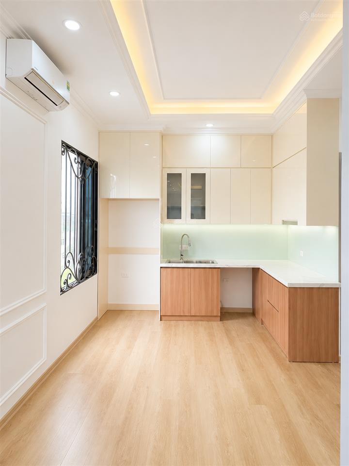 Nhà phân lô trần vỹ, mai dịch, cầu giấy 28 tỷ  70m2 x 6 tầng + thang máy  khu dân trí cao