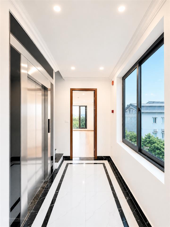 Nhà phân lô trần vỹ, mai dịch, cầu giấy 28 tỷ  70m2 x 6 tầng + thang máy  khu dân trí cao