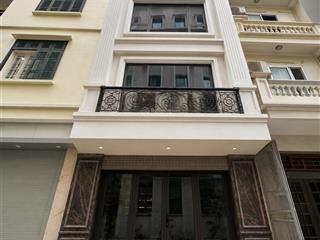 Phân lô trần duy hưng, lê văn lương 35 tỷ  65 m² x 6 tầng mt 5,5m  khu dân cư tấp nập ở sướng