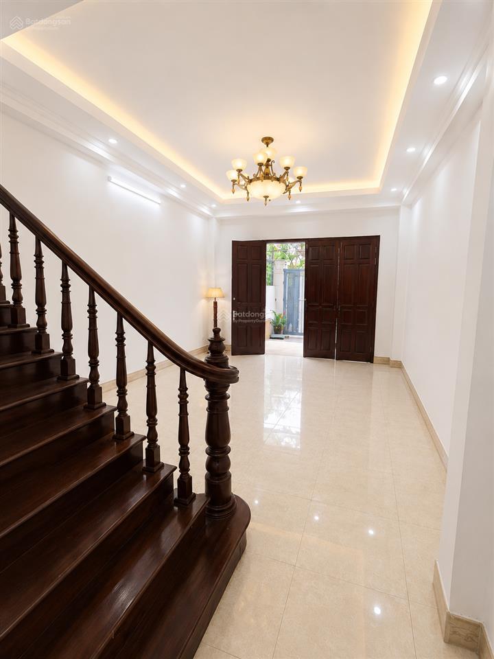 Biệt thự view hồ trần duy hưng, cầu giấy, nhỉnh 37 tỷ100m2 x 4 tầng mt 5msân vườn view hồ thoáng