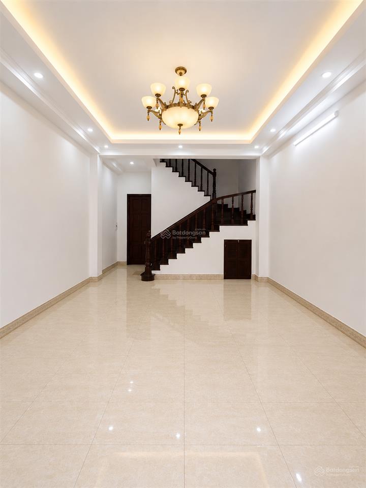 Biệt thự view hồ trần duy hưng, cầu giấy, nhỉnh 37 tỷ100m2 x 4 tầng mt 5msân vườn view hồ thoáng