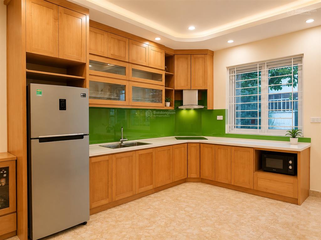 Nhà phân lô hoàng quốc việt, nghĩa tân, cầu giấy 33tỷ  110m² x 6 tầng xây chắc chắn  dân trí cao