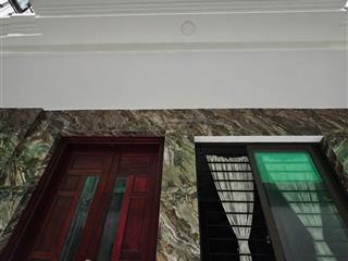Nhà mặt ngõ bagac dương quảng hàm, cầu giấy 10tỷ 35m2 x 5tầng ,mt 4,8m trước nhà thoáng vĩnh viễn