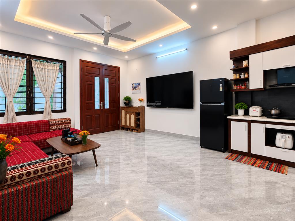 Nhà mặt ngõ bagac dương quảng hàm, cầu giấy 10tỷ 35m2 x 5tầng ,mt 4,8m trước nhà thoáng vĩnh viễn
