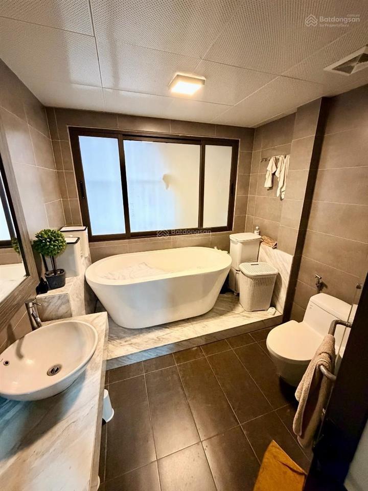 Nhà phân lô trần duy hưng, cầu giấy 21 tỷ  50m2 x 5 tầng, mt 5m, 2 thoáng vĩnh viễn trước sau