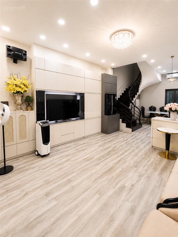 Nhà phân lô trần duy hưng, cầu giấy 21 tỷ  50m2 x 5 tầng, mt 5m, 2 thoáng vĩnh viễn trước sau