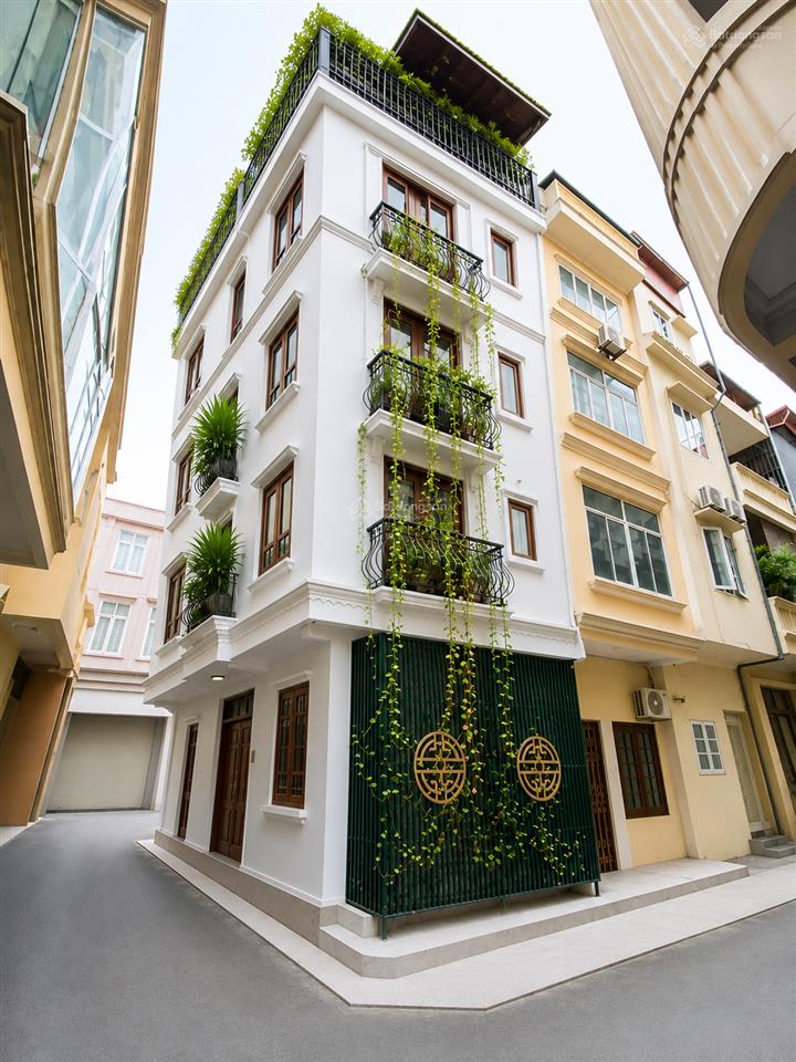 Nhà phân lô phạm văn đồng, mai dịch 23tỷ  55m2 x 5 tầng lô góc 3 thoáng  full nội thất, ở luôn