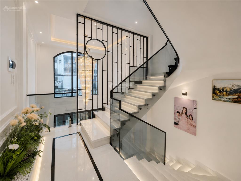 Nhà ngõ ba gác rộng tây hồ, cầu giấy 15tỷ  45m2 x 5 tầng, 2 thoáng trước sau  full nội thất xịn