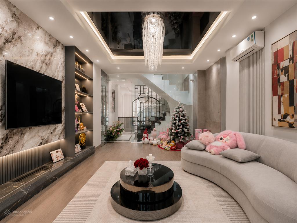 Nhà ngõ ba gác rộng tây hồ, cầu giấy 15tỷ  45m2 x 5 tầng, 2 thoáng trước sau  full nội thất xịn