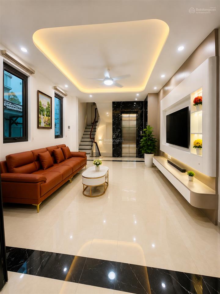 Nhà lô góc ngõ ô tô dịch vọng, cầu giấy 12 tỷ  38m2 x 6 tầng thang máy  2 thoáng vĩnh viễn ở luôn