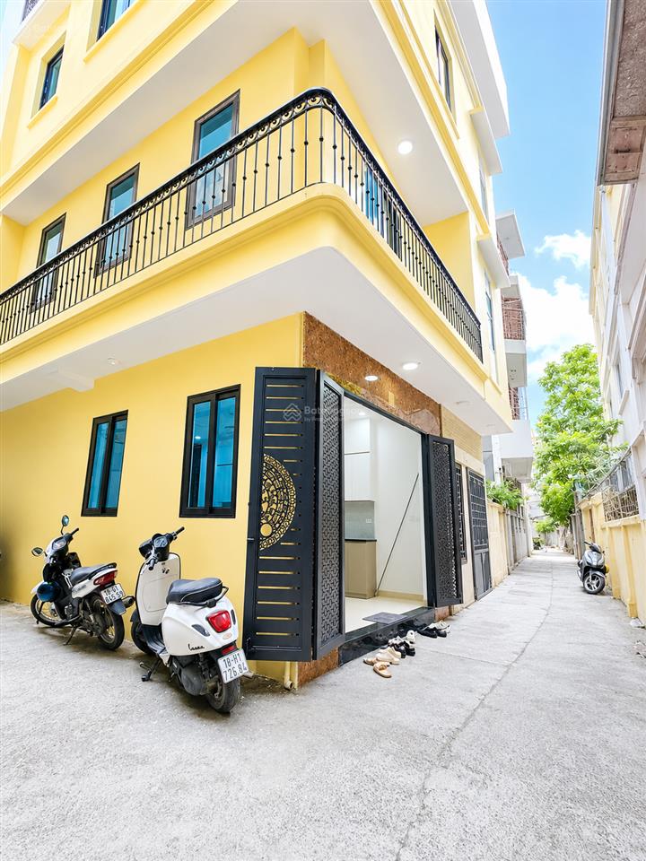 Nhà lô góc ngõ ô tô dịch vọng, cầu giấy 12 tỷ  38m2 x 6 tầng thang máy  2 thoáng vĩnh viễn ở luôn