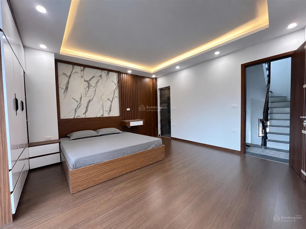 Nhà mặt ngõ kinh doanh dịch vọng, cầu giấy 11 tỷ  40m2 x 7 tầng mt 4,6m  thang máy, 2 thoáng