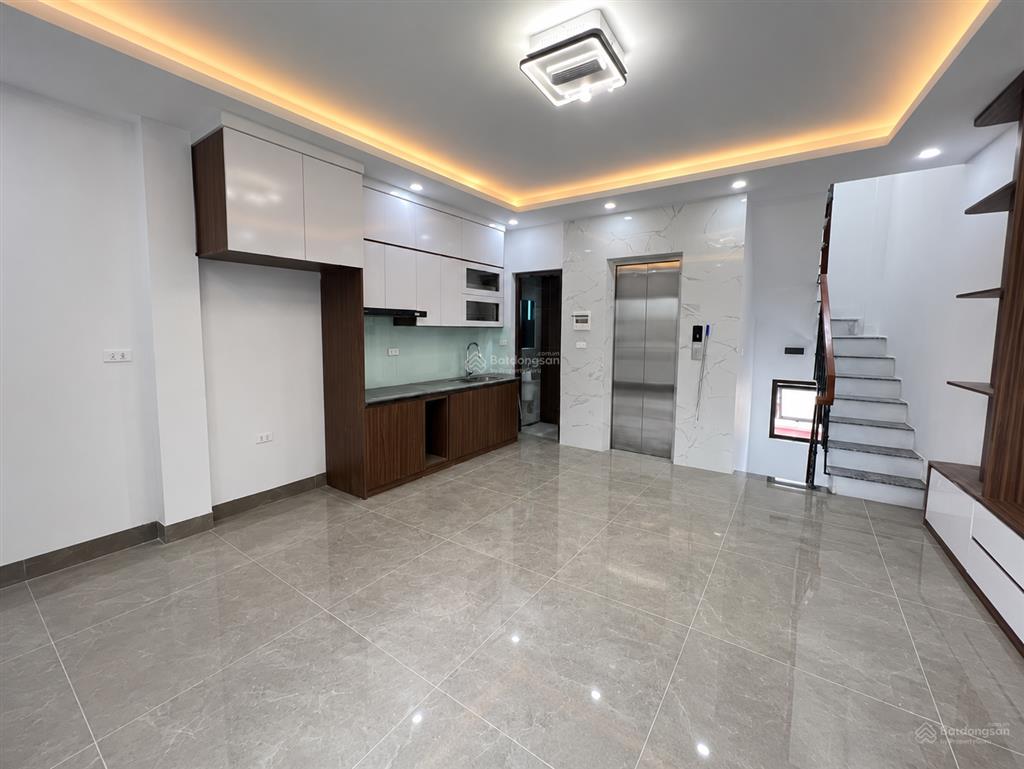 Nhà mặt ngõ kinh doanh dịch vọng, cầu giấy 11 tỷ  40m2 x 7 tầng mt 4,6m  thang máy, 2 thoáng