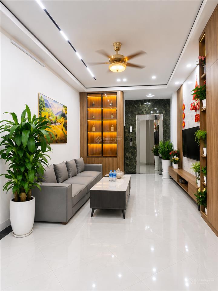 Nhà phân lô xuân thủy, cầu giấy 11 tỷ  38 m2 x 7 tầng, thang máy  full nội thất, nhà mới xây
