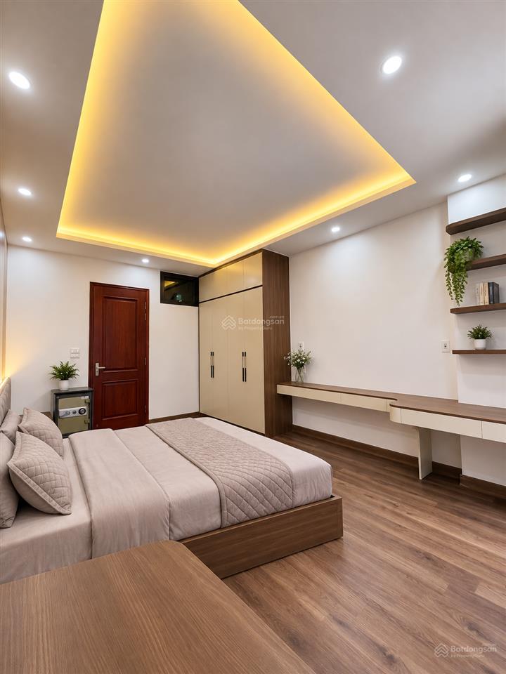 Nhà mặt ngõ rộng hồ tùng mậu, cầu giấy 8 tỷ  36m2 x 5 tầng mt 4m  full nội thất ở được luôn