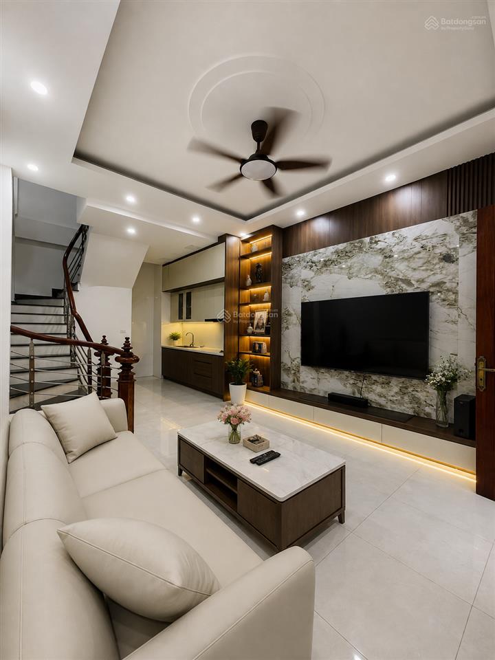 Nhà mặt ngõ rộng hồ tùng mậu, cầu giấy 8 tỷ  36m2 x 5 tầng mt 4m  full nội thất ở được luôn