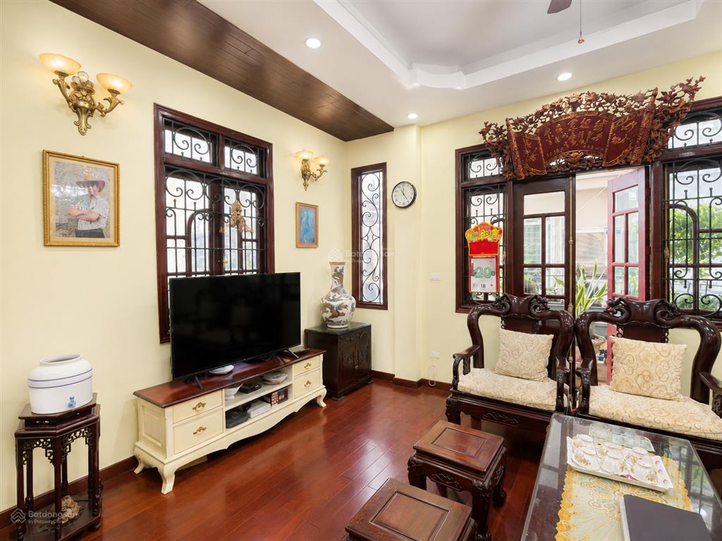 Nhà phân lô ôtô phạm văn đồng, cầu giấy 23tỷ  55m2 x 5 tầng lô góc 3 thoáng  full nội thất ở luôn