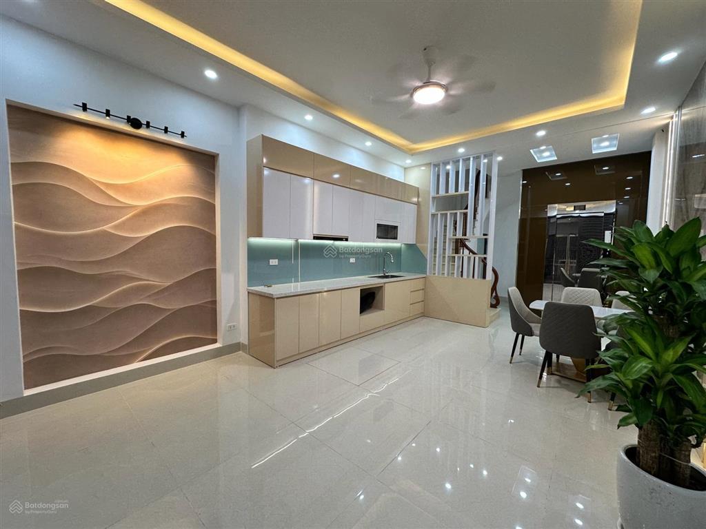 Nhà ngõ ôtô mễ trì , nam từ liêm 12tỷ  40m2 x 6 tầng thang máy, mt 4,6m  full nội thất xịn ở luôn