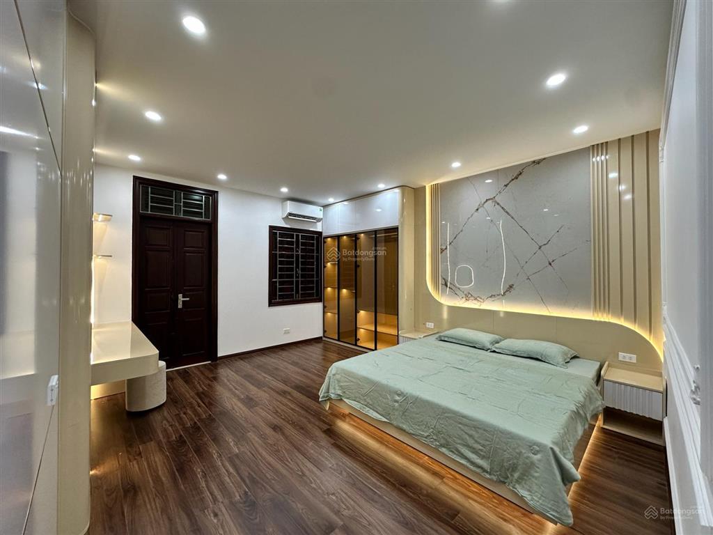 Nhà ngõ ôtô mễ trì , nam từ liêm 12tỷ  40m2 x 6 tầng thang máy, mt 4,6m  full nội thất xịn ở luôn