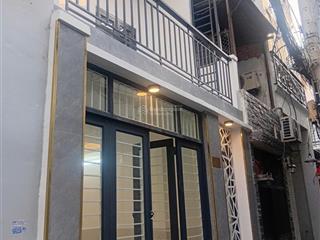 Nhà gần sân bay  diện tích đẹp giá tốt