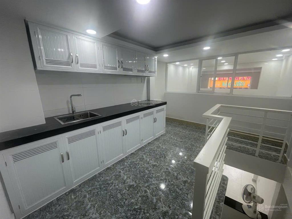 Bán nhà mặt tiền vĩnh viễn  nhà xây 6 tầng giá 9,4 tỷ