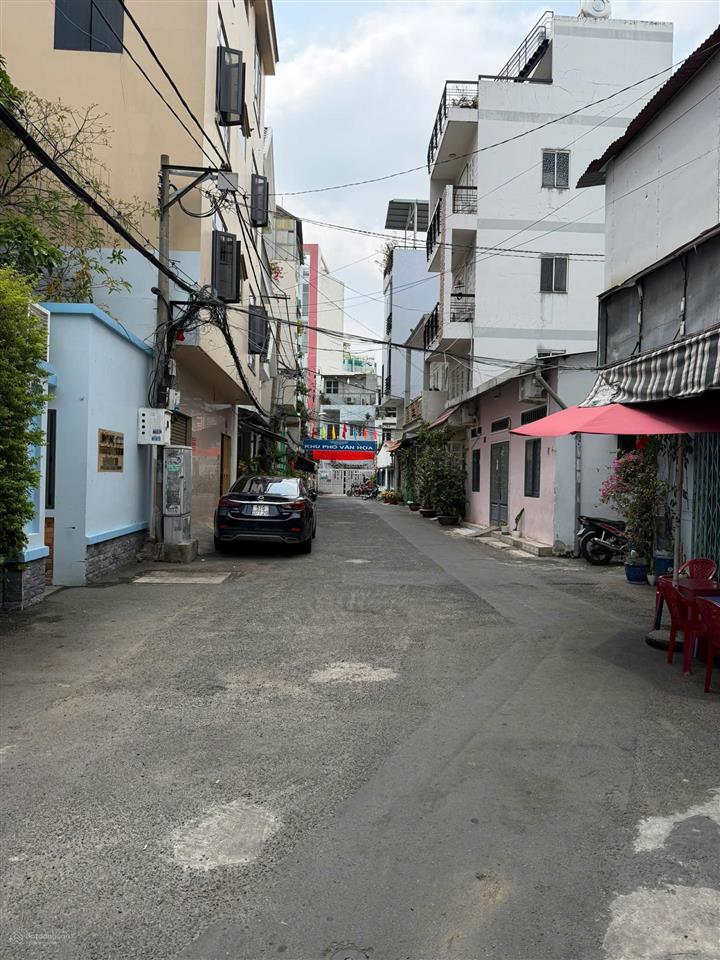Nhà đẹp phường đức nhuận  hẻm xe hơi tới nhà giá chỉ 6 tỷ 250 triệu