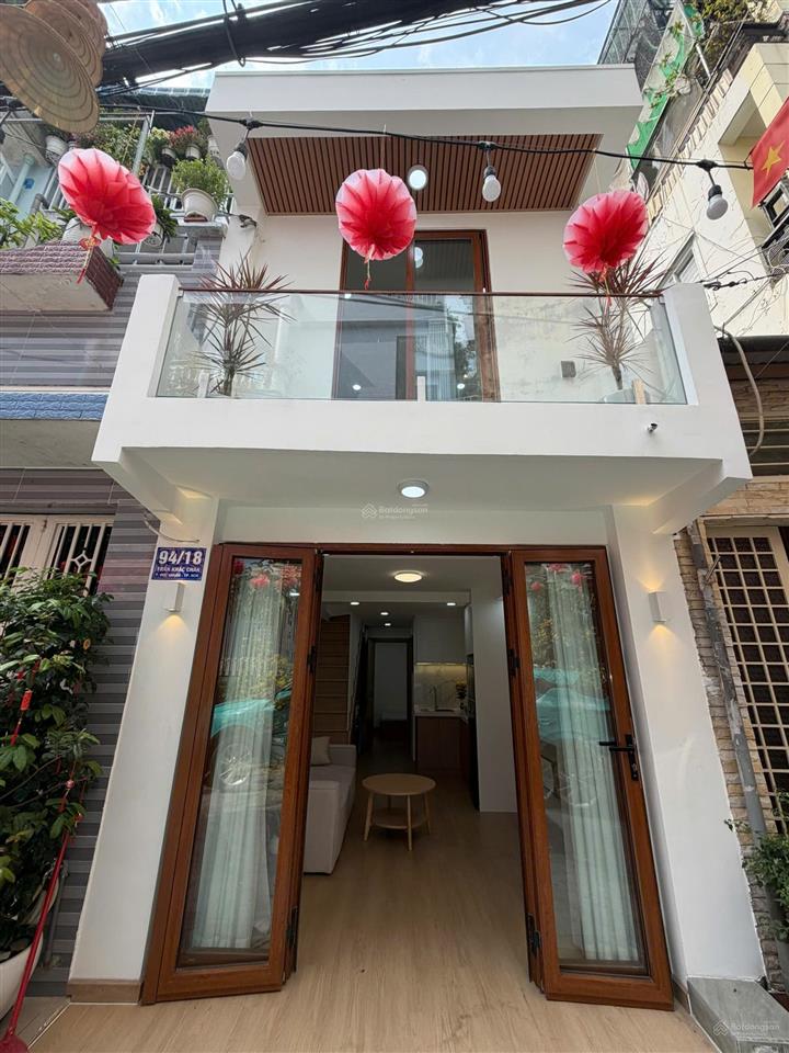 Nhà đẹp phường đức nhuận  hẻm xe hơi tới nhà giá chỉ 6 tỷ 250 triệu