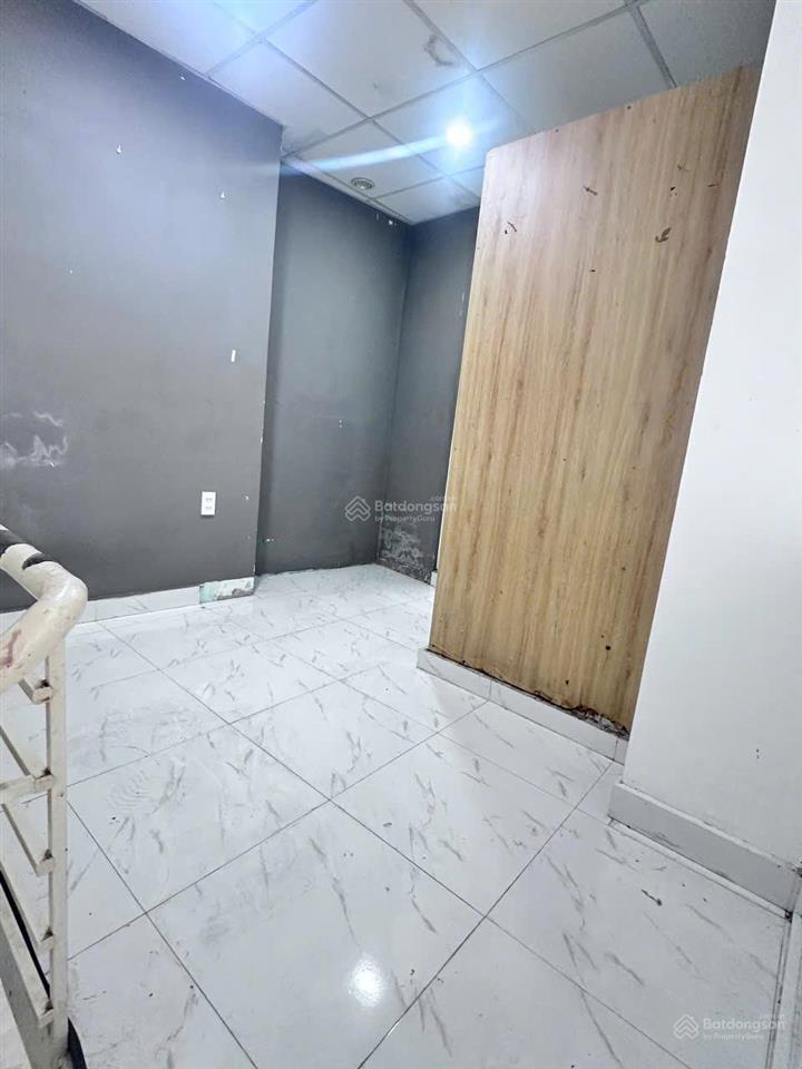 Nhà giá rẻ quận phú nhuận đường hoàng diệu 35m2 giá 4,2 tỷ