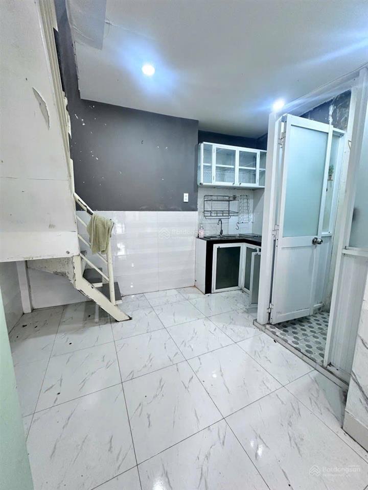 Nhà giá rẻ quận phú nhuận đường hoàng diệu 35m2 giá 4,2 tỷ