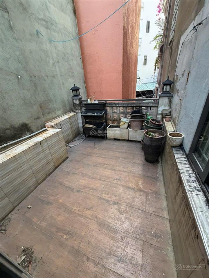 Nhà giá rẻ quận phú nhuận đường hoàng diệu 35m2 giá 4,2 tỷ