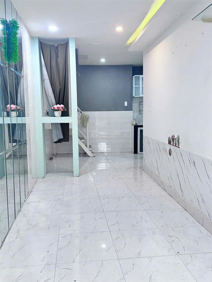 Nhà giá rẻ quận phú nhuận đường hoàng diệu 35m2 giá 4,2 tỷ