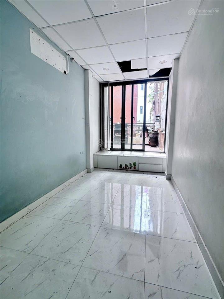 Nhà giá rẻ quận phú nhuận đường hoàng diệu 35m2 giá 4,2 tỷ