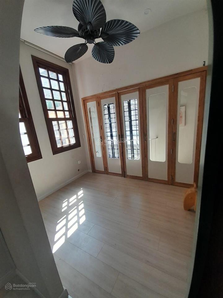 Nhà hẻm xe hơi hẳn hoi , vị trí đẹp quận phú nhuận giá chỉ 7,9 tỷ