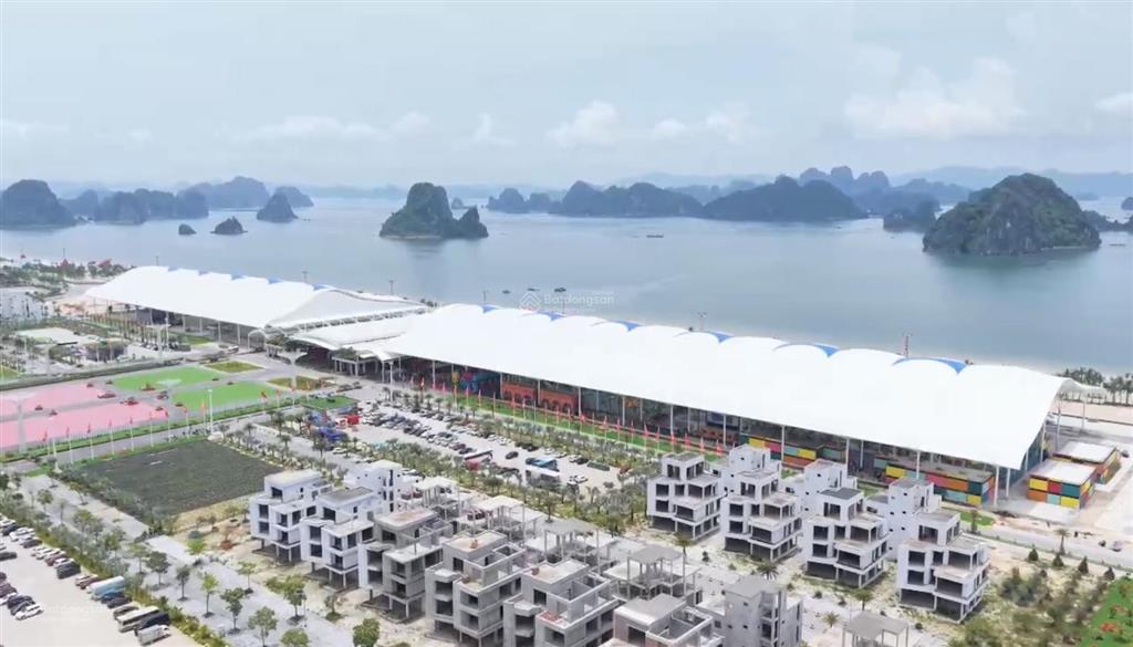 Đất nền vân đồn sẵn sổ gần nhà hàng, khách sạn, bãi tắm, công viên nước, khu vui chơi