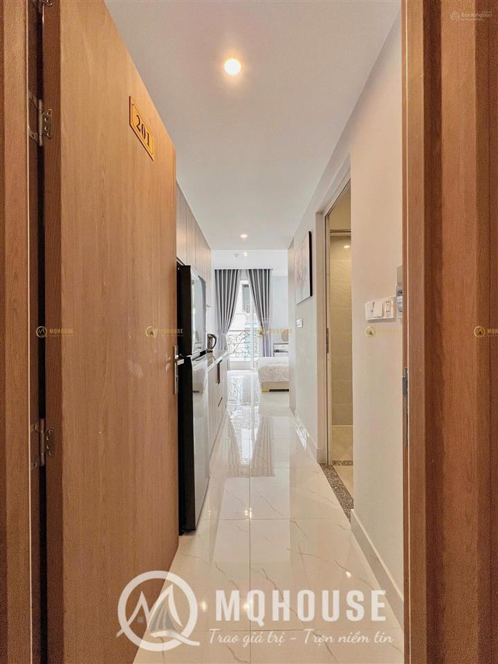 Cho thuê căn hộ studio  ban công  bảo vệ, thang máy, sạch sẽ  đường ô tô  ngay sân bay