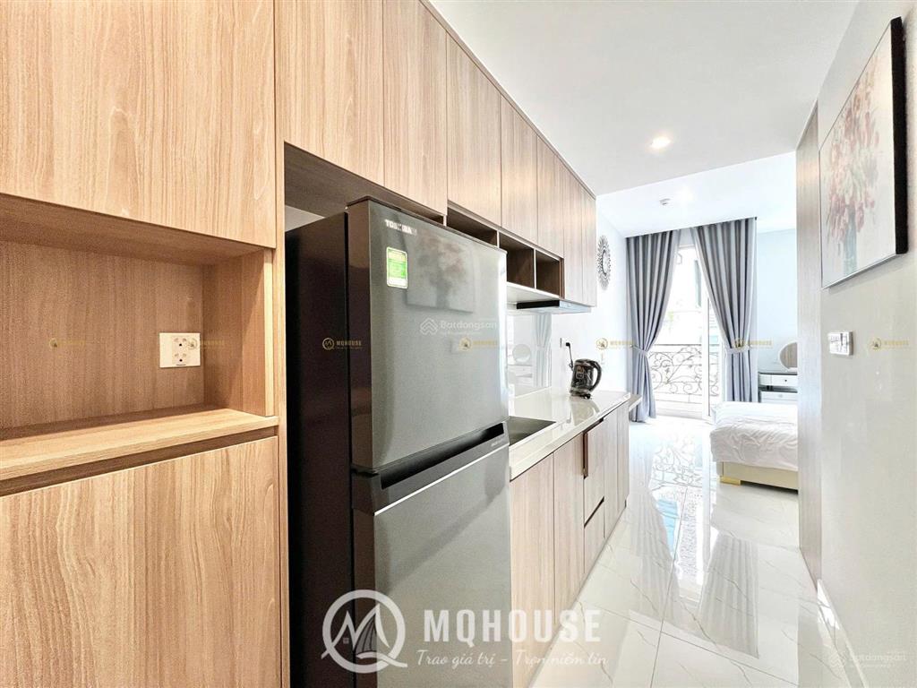 Cho thuê căn hộ studio  ban công  bảo vệ, thang máy, sạch sẽ  đường ô tô  ngay sân bay