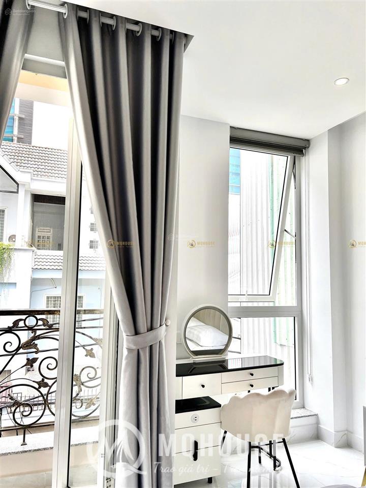 Cho thuê căn hộ studio  ban công  bảo vệ, thang máy, sạch sẽ  đường ô tô  ngay sân bay