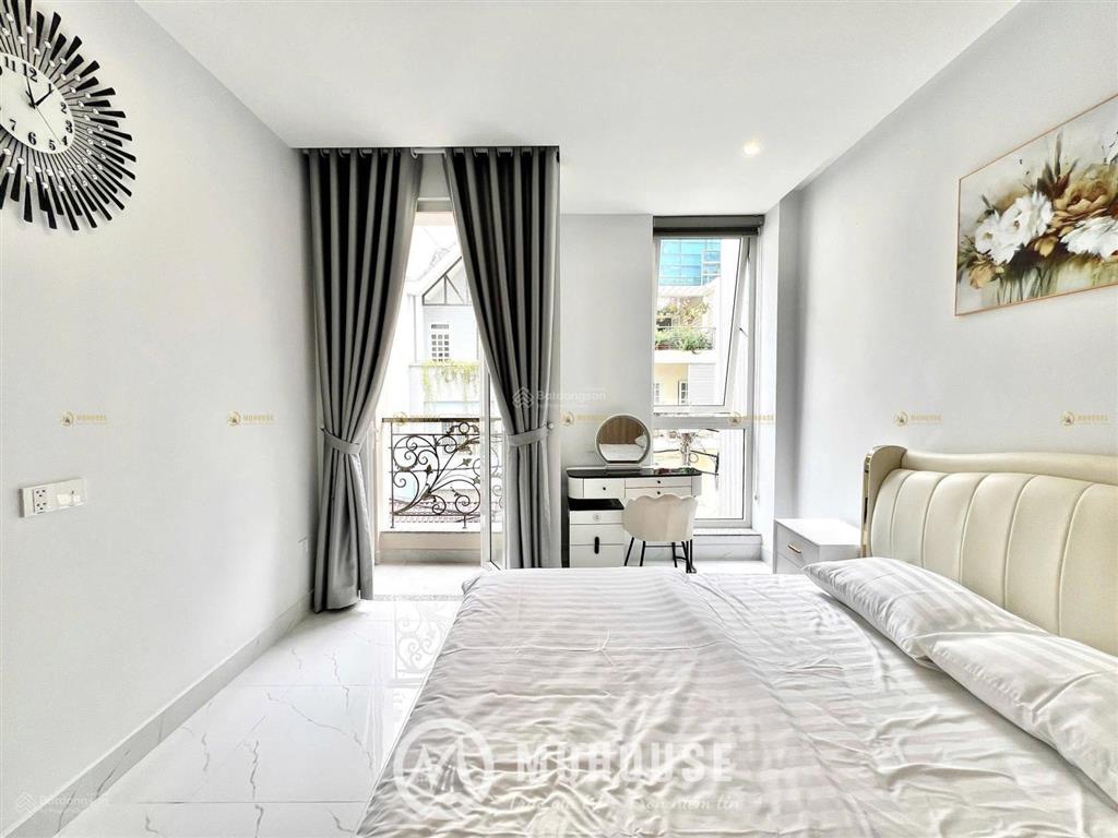 Cho thuê căn hộ studio  ban công  bảo vệ, thang máy, sạch sẽ  đường ô tô  ngay sân bay