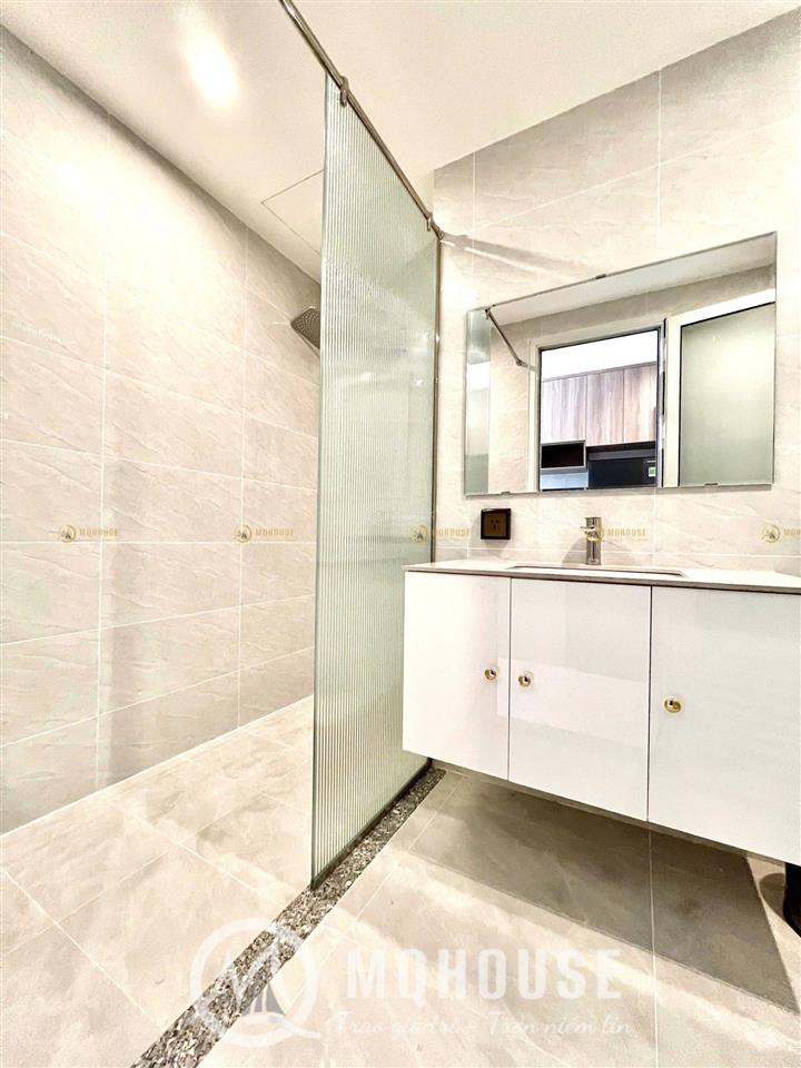 Cho thuê căn hộ studio  ban công  bảo vệ, thang máy, sạch sẽ  đường ô tô  ngay sân bay