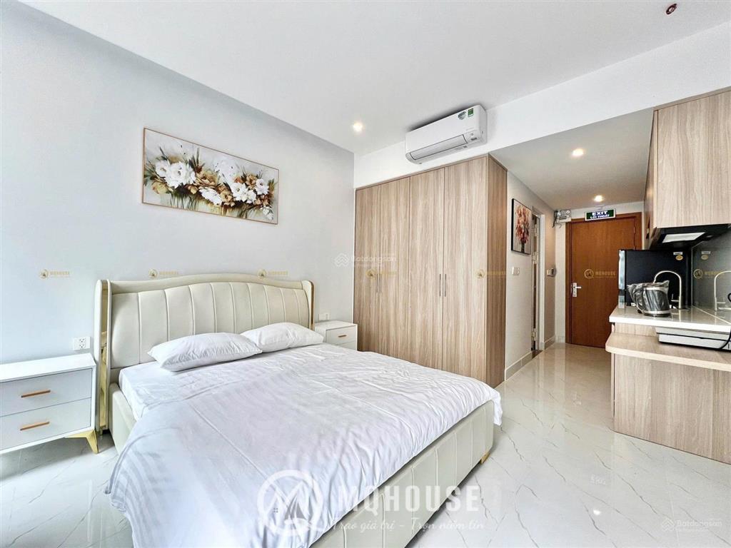 Cho thuê căn hộ studio  ban công  bảo vệ, thang máy, sạch sẽ  đường ô tô  ngay sân bay