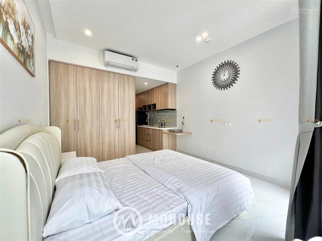 Cho thuê căn hộ studio  ban công  bảo vệ, thang máy, sạch sẽ  đường ô tô  ngay sân bay